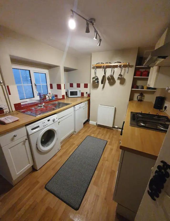 Beautiful Townhouse Next To Royal Victoria Park And Botanical Gardens Within Easy Walking Distance To Bath City Centre Exterior photo