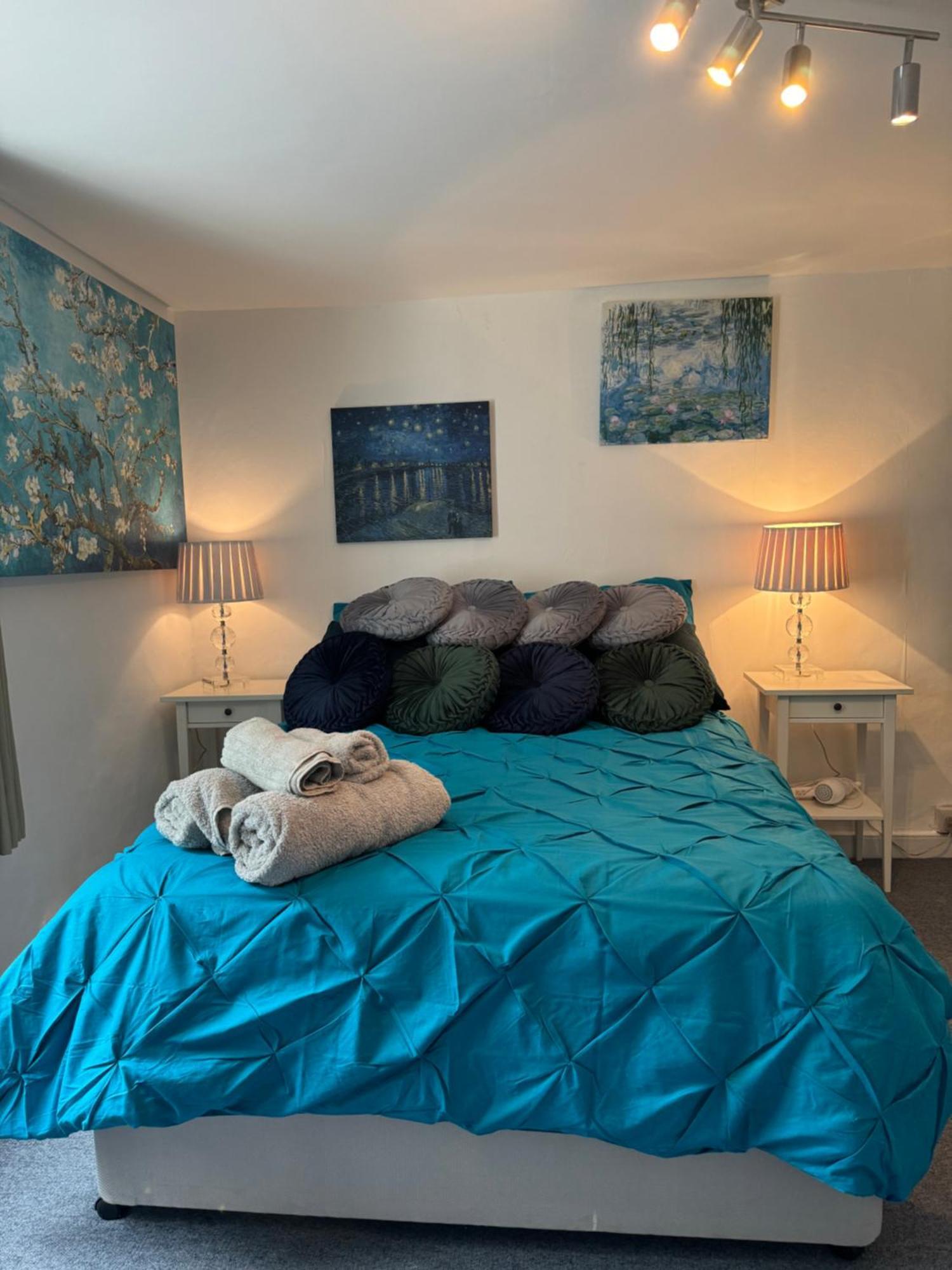 Beautiful Townhouse Next To Royal Victoria Park And Botanical Gardens Within Easy Walking Distance To Bath City Centre Exterior photo