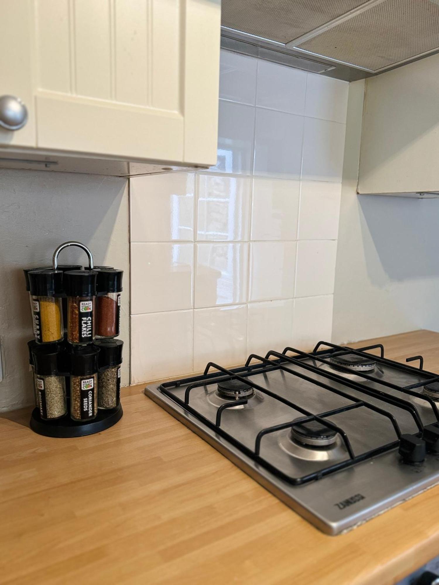 Beautiful Townhouse Next To Royal Victoria Park And Botanical Gardens Within Easy Walking Distance To Bath City Centre Exterior photo
