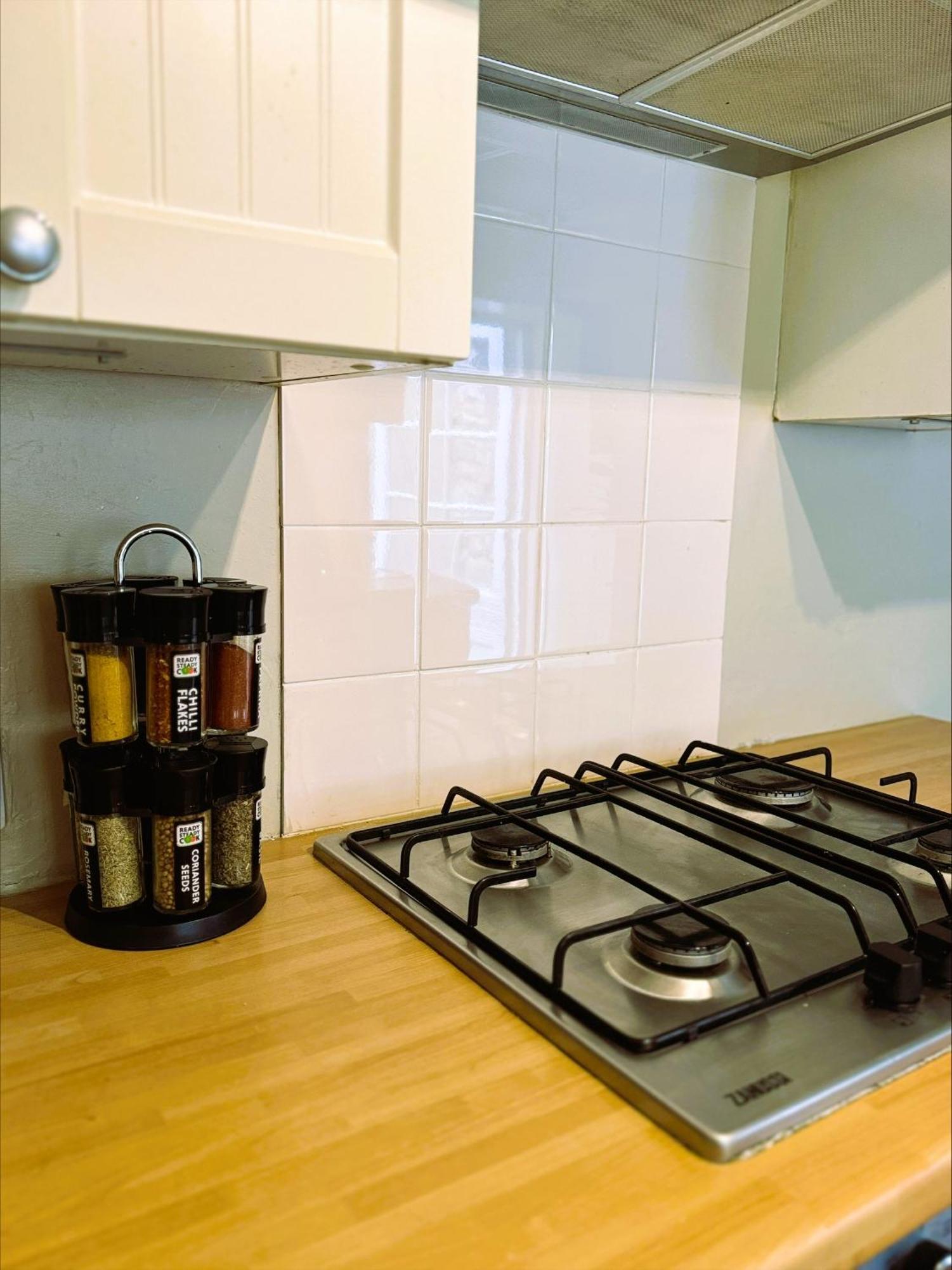 Beautiful Townhouse Next To Royal Victoria Park And Botanical Gardens Within Easy Walking Distance To Bath City Centre Exterior photo